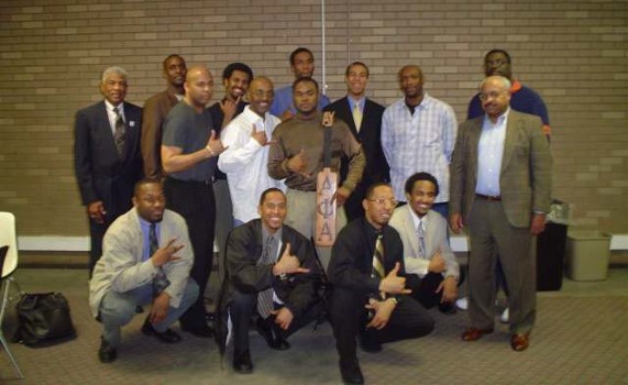 Alpha-Upsilon-2005-on-campus