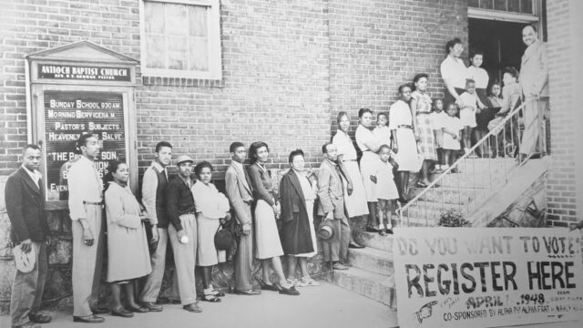 Delta-Eta-Lambda-1948-African-Americans-in-Line-to-Vote