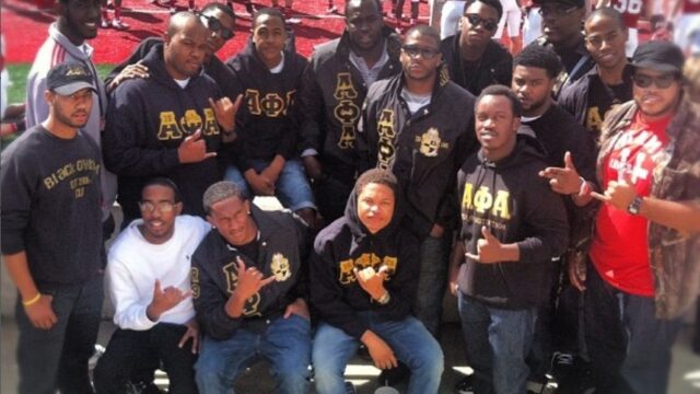 Delta Upsilon Bruhs at the Homecoming in 2012